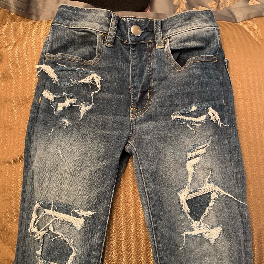 American Eagle super skinny ripped jeans!